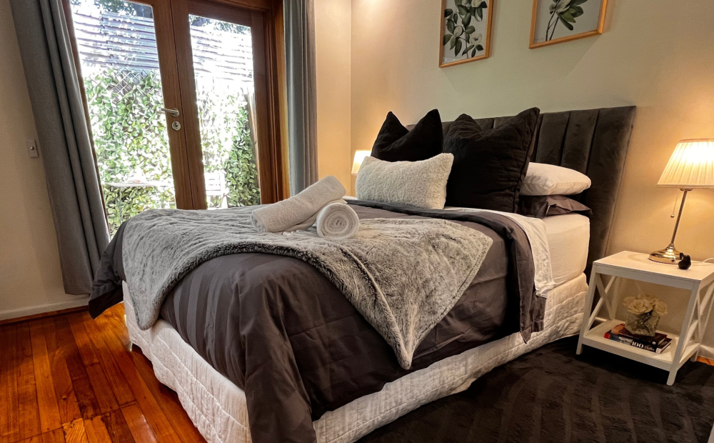 Carneigie bedroom